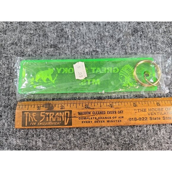 Keychain Great Smokey Mountains Long Green TN Bear Native American Vintage - Picture 5 of 5